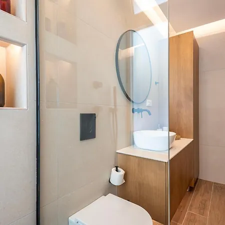 Spacious & Luxe 3br Downtown 1min To * 科斯镇