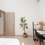 Spacious & Luxe 3br Downtown 1min To Apartment *