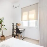 Spacious & Luxe 3br Downtown 1min To Apartment Kos Town