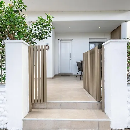 Spacious & Luxe 3br Downtown 1min To Kos Town