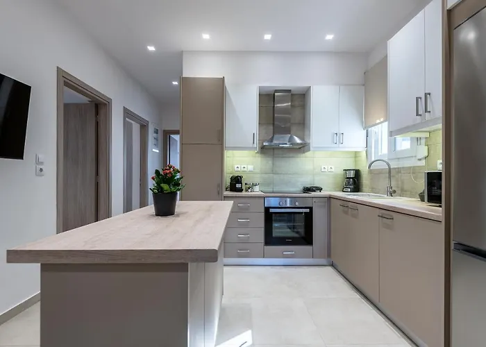 Spacious & Luxe 3br Downtown 1min To Apartment Kos Town