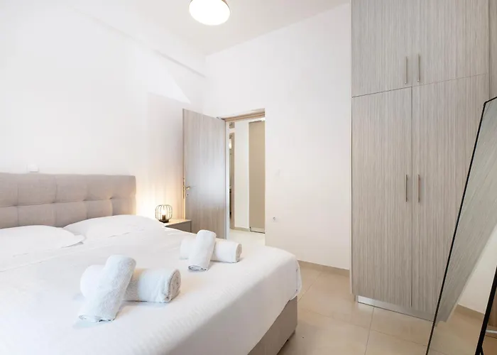 Spacious & Luxe 3br Downtown 1min To Kos Town