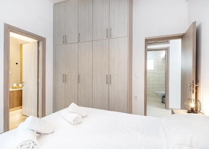 Spacious & Luxe 3br Downtown 1min To Apartment Kos Town