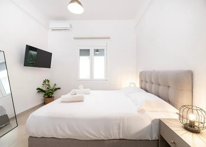 Spacious & Luxe 3br Downtown 1min To Apartment Kos Town