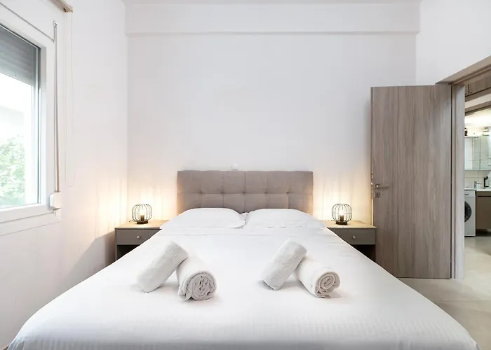 Spacious & Luxe 3br Downtown 1min To Apartment