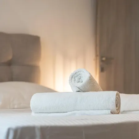 Spacious & Luxe 3br Downtown 1min To Apartment *