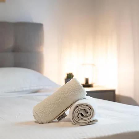 Spacious & Luxe 3br Downtown 1min To דירה *