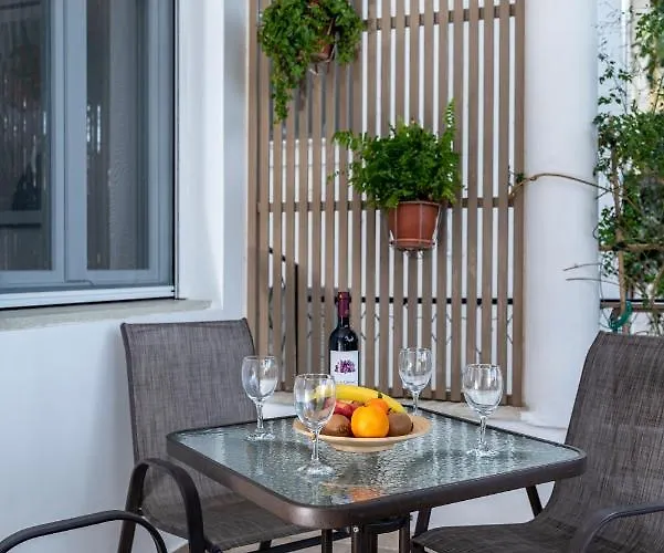 Spacious & Luxe 3br Downtown 1min To Appartement Kos-stad