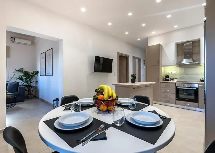 Spacious & Luxe 3br Downtown 1min To Appartement Kos-stad